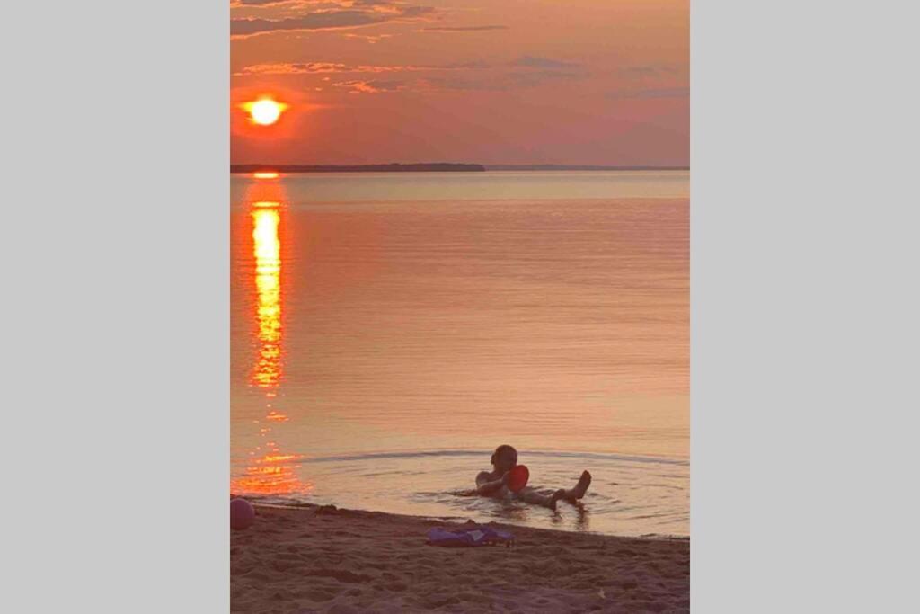 Maison Sur Le Lac Desbiens ภายนอก รูปภาพ